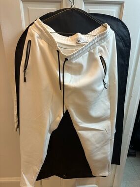 Zara Men Cream Jogger Pants with Black Accents